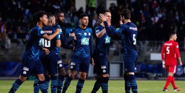 Cengiz Marsilya'yı sırtladı