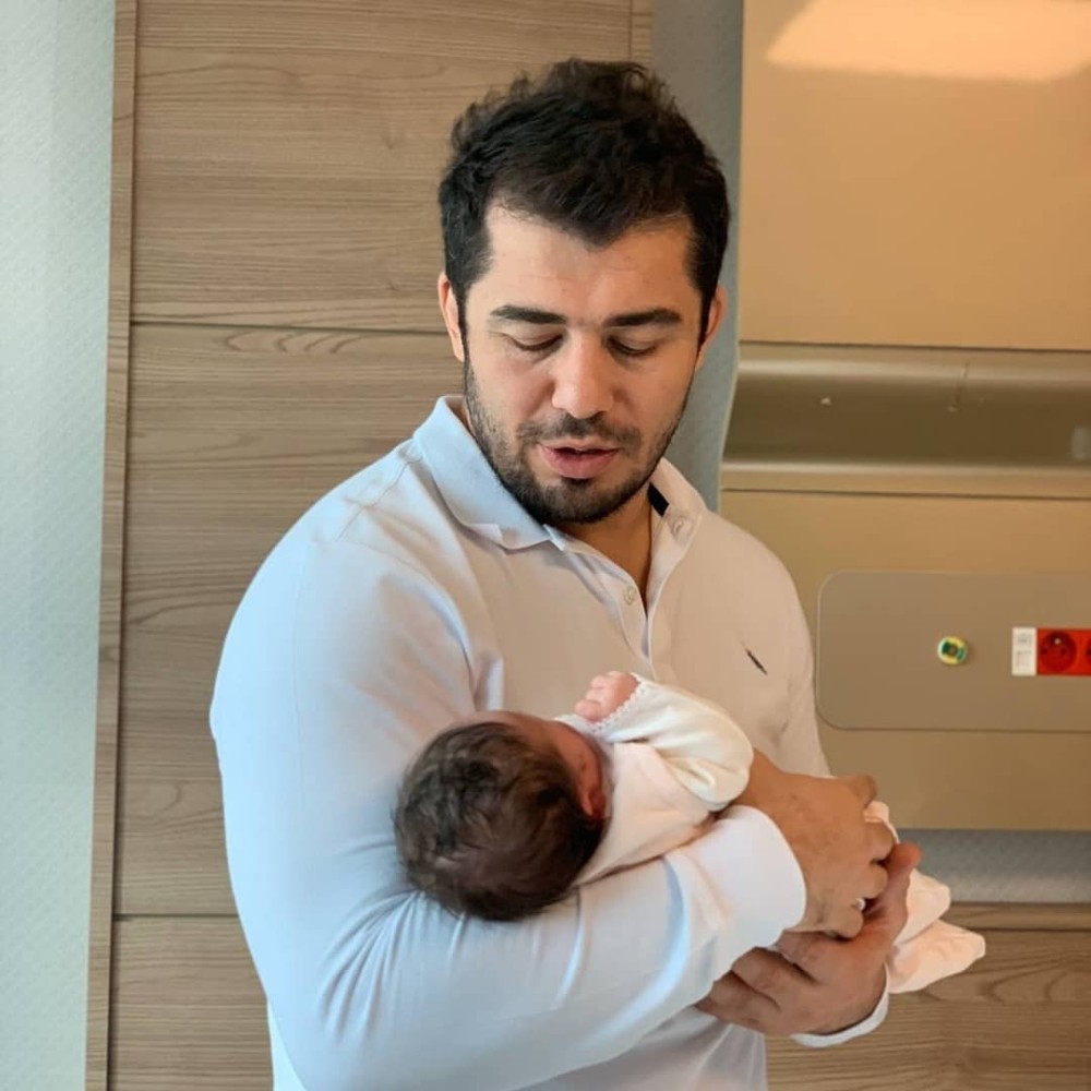 Cenk İldem ikinci kez baba oldu 