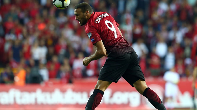 Cenk Tosun: Alışık olmadığım bir pozisyonda oynadım!