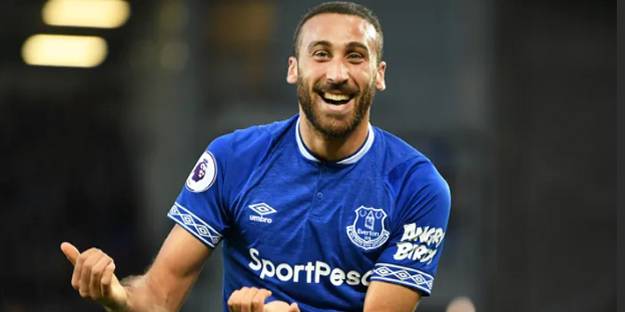 Cenk Tosun imzayı atıyor