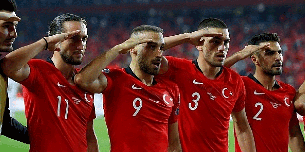 Mili futbolcu İstanbul'a 