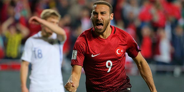 Cenk Tosun, milli takım kampından ayrıldı