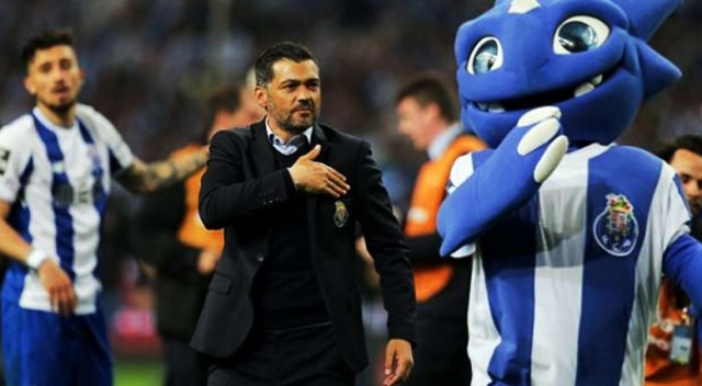 Cenk Tosun'un yeni hocası Portekiz şampiyonu