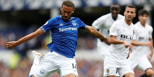 Cenk'in golü Everton'u kurtaramadı