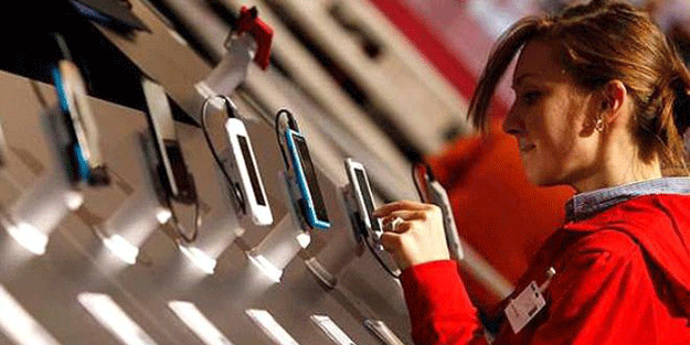 Cep telefonu alacaklar dikkat! Fiyatlar düştükçe düşüyor…