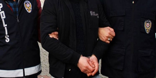 Cephanelik çıkan evde FETÖ'ye ait dökümanlar bulundu