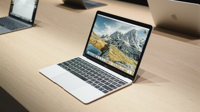 Çerçevesiz MacBook geliyor