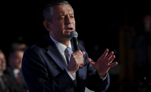 Çerçioğlu’nun istifası Özgür Özel’i darmadağın etti! Adalet Bakanı ve Cumhurbaşkanına böyle seslendi: ‘Yarın 12’yi bekle’