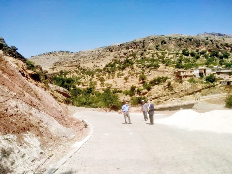 Çermik’te yol genişletme çalışmaları 