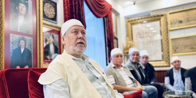 Cerrahi Tekkesi'nin yeni postnişini Ahmet Özhan oldu