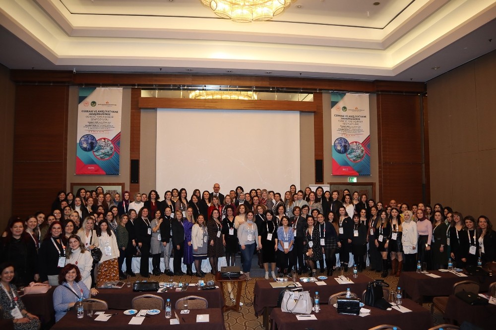 Cerrahi ve ameliyathane hemşireliği sempozyumda ele alındı 