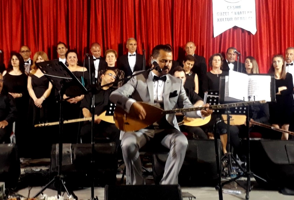 Çeşme’de bahar, türkülerle karşılandı 