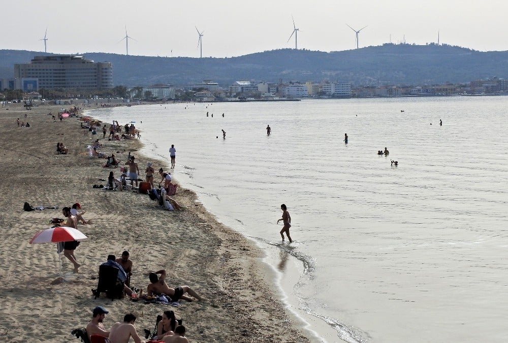 Çeşme’de kısıtlama öncesi deniz keyfi 