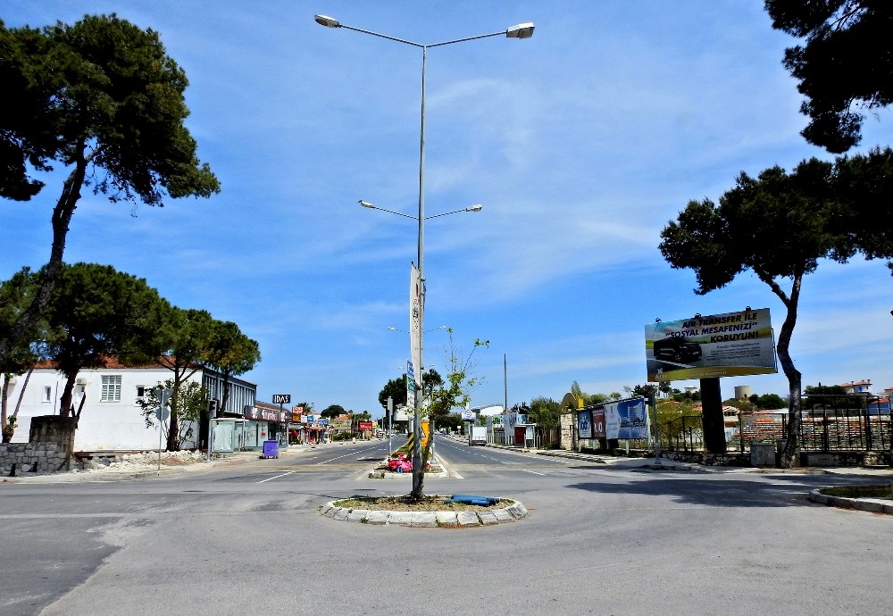 Çeşme’de sokağa çıkma kısıtlamasında 18 kişiye ceza 