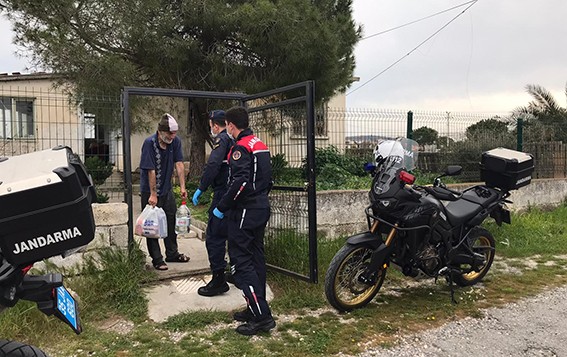 Çeşme’de, Vefa Çalışma Grubu ihtiyaçları karşılıyor 