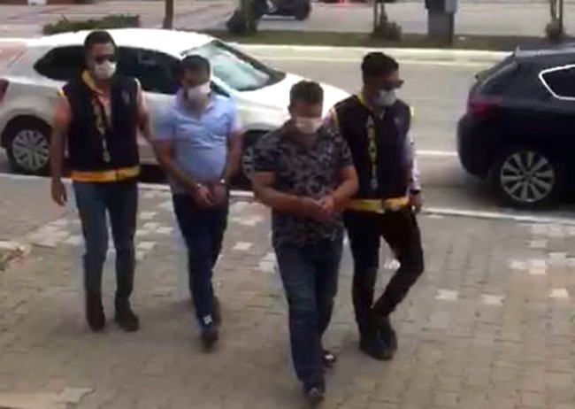 Çeşme’den 32 cep telefonu çaldılar, İstanbul’da yakalandılar 