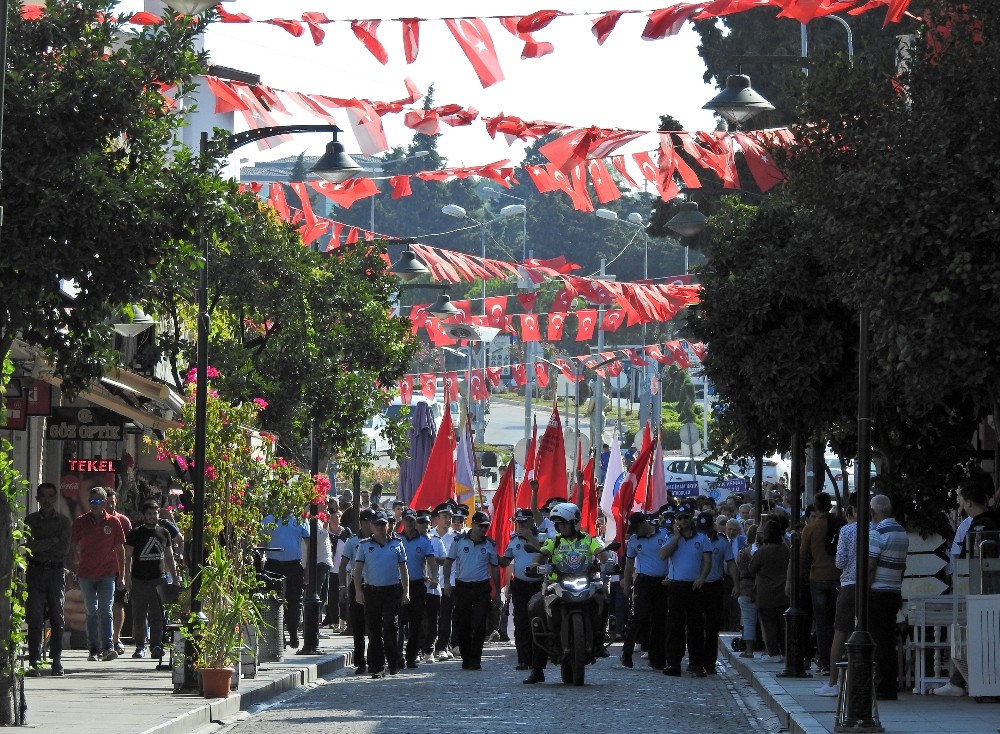 Çeşme’nin kurtuluşunun 97. yılı coşkuyla kutlandı 