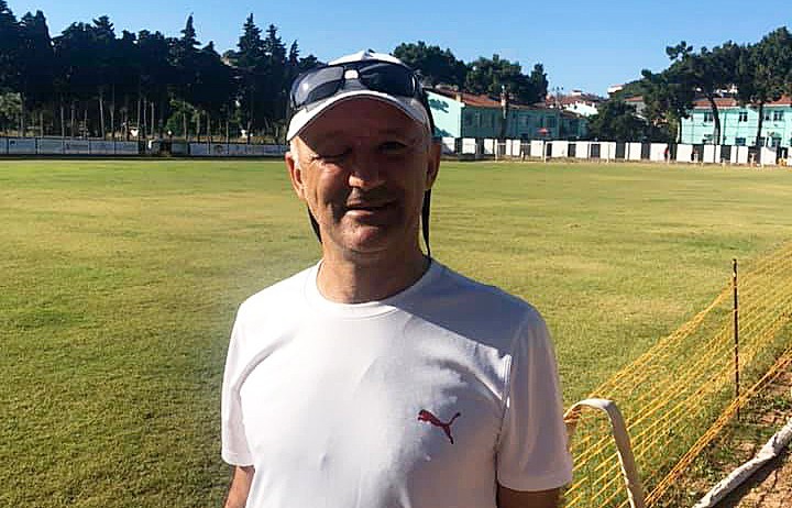 Çeşme’nin sevilen hocası yeşil sahalara döndü 