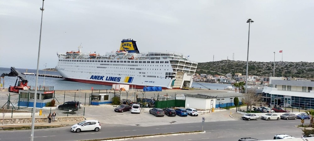 Çeşme’ye gelen kruvaziyer, Pire’de karantinada 