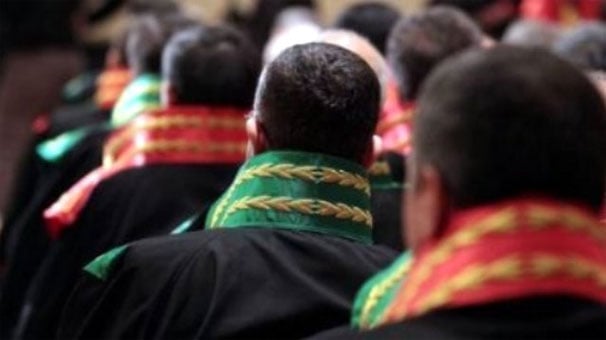 Çete üyeleriyle iğrenç partilere katılan hakim hakkında şok karar!