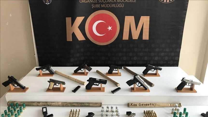 Çeteleşmiş taksi duraklarına operasyon
