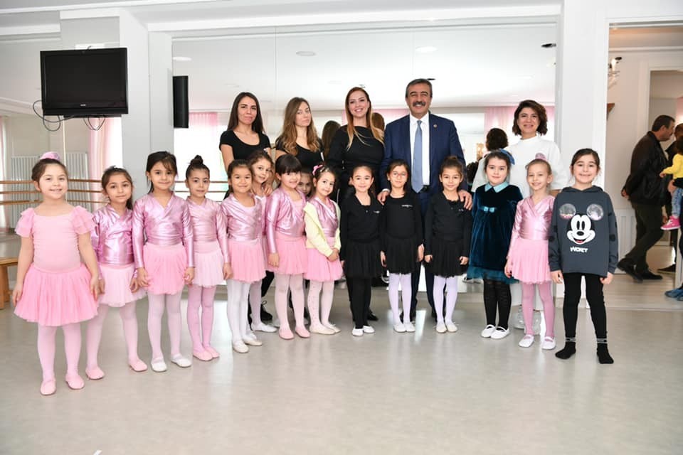 Çetin’den sanata destek 