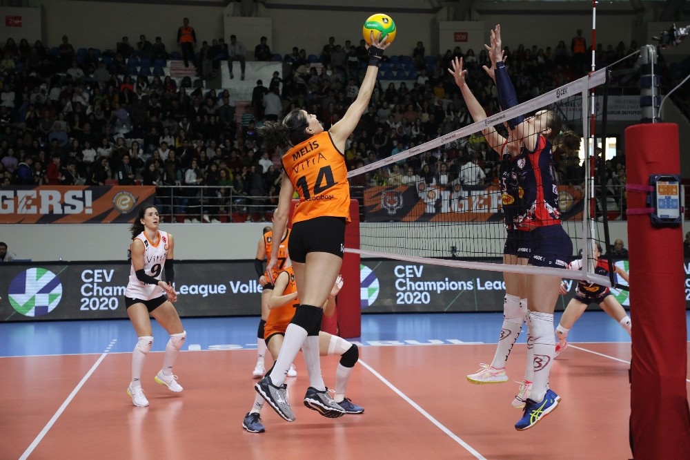 CEV Şampiyonlar Ligi: Eczacıbaşı: 3 - Budowlani Lodz: 2 