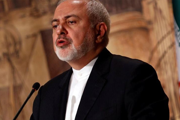 Cevad Zarif Trump ile dalga geçti: Yanar dönerlikle olmaz