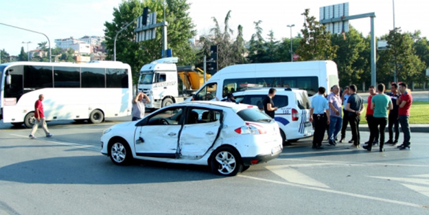 Çevik kuvvet otobüsü kaza yaptı: Yaralılar var