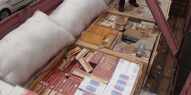 Ceviz kutuları içinde kaçak sigara