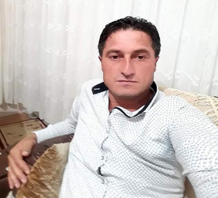 Ceviz toplamak için çıktığı ağaçtan düşerek öldü 