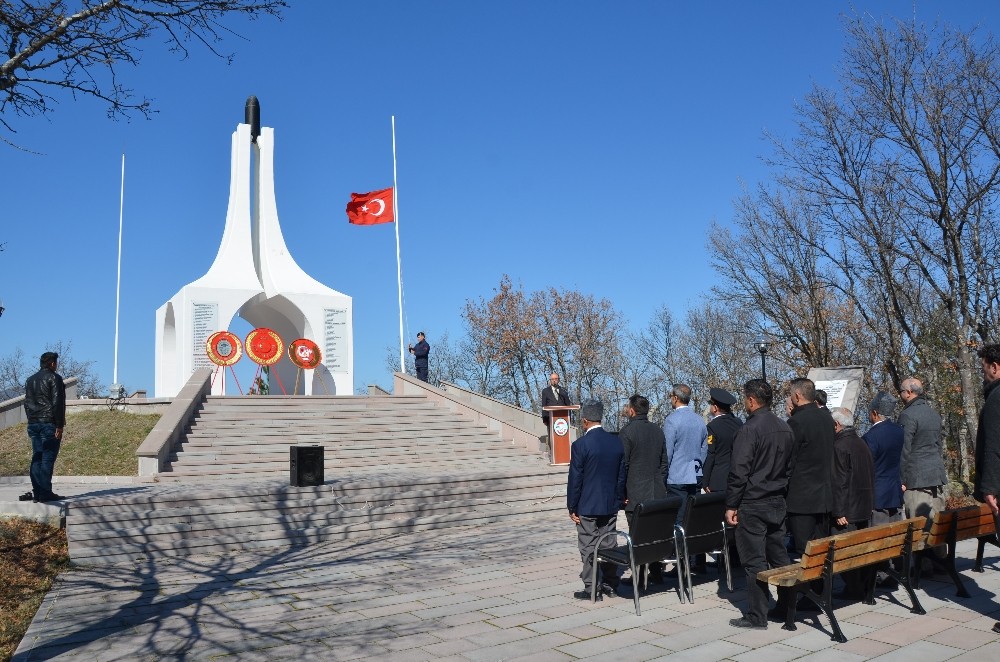 Cevizdere Şehitliği’nde 18 Mart Çanakkale Zaferi töreni 