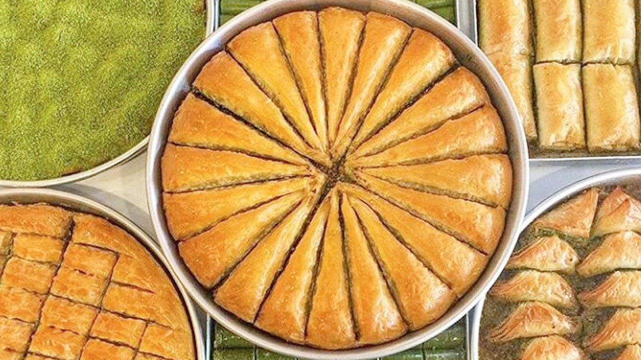 Cevizli baklava bakın nasıl yapılır? Herkesi mest etti