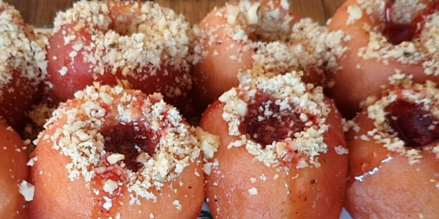 Cevizli elma tatlısı tarifi: Hazırlaması çok kolay