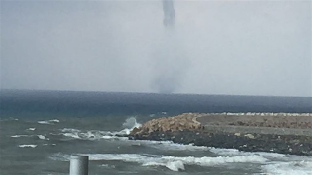 Çevlik Limanı açıklarında korkutan hortum