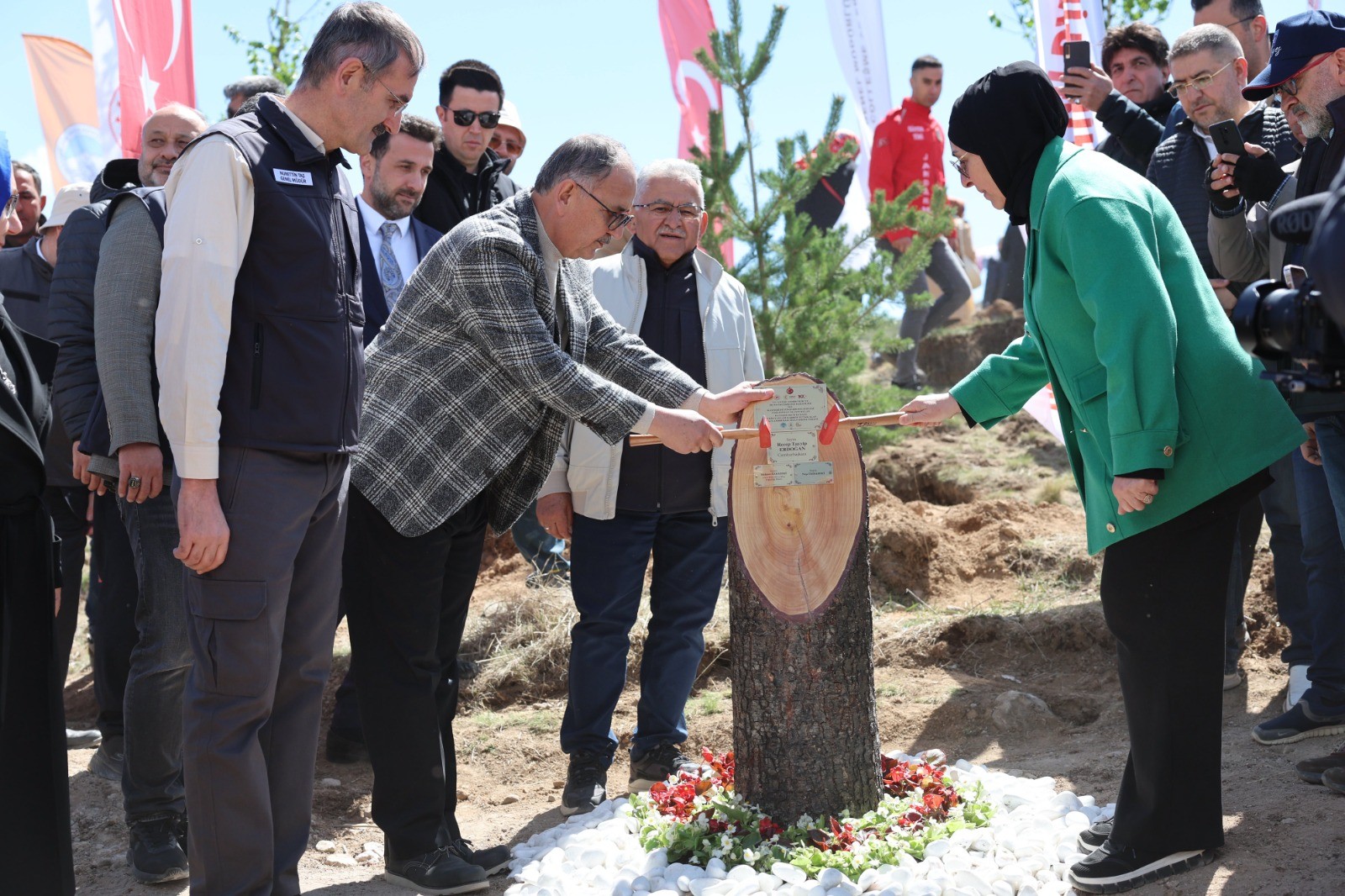 Çevre, Şehircilik ve İklim Değişikliği Bakanı Mehmet Özhaseki’den CHP Genel Başkanı Özel’e sert cevap: "Demagoji yapmayın"