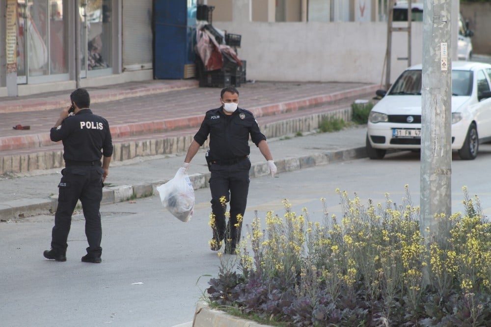 Çevre temizliği yapan polis takdirle karşılandı 