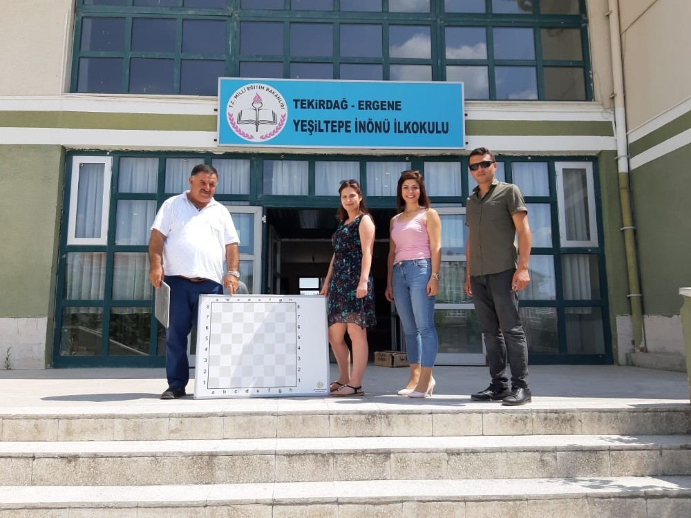 Çevreyi korudular hediyeleri kazandılar 