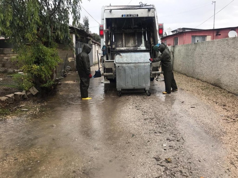 Ceyhan Belediyesinden mahallelerde detaylı temizlik 