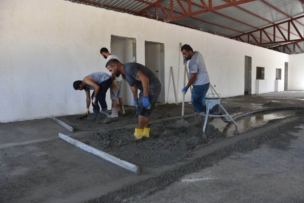 Ceyhan Cezaevi bekleme salonu inşaatında sona yaklaşıldı 