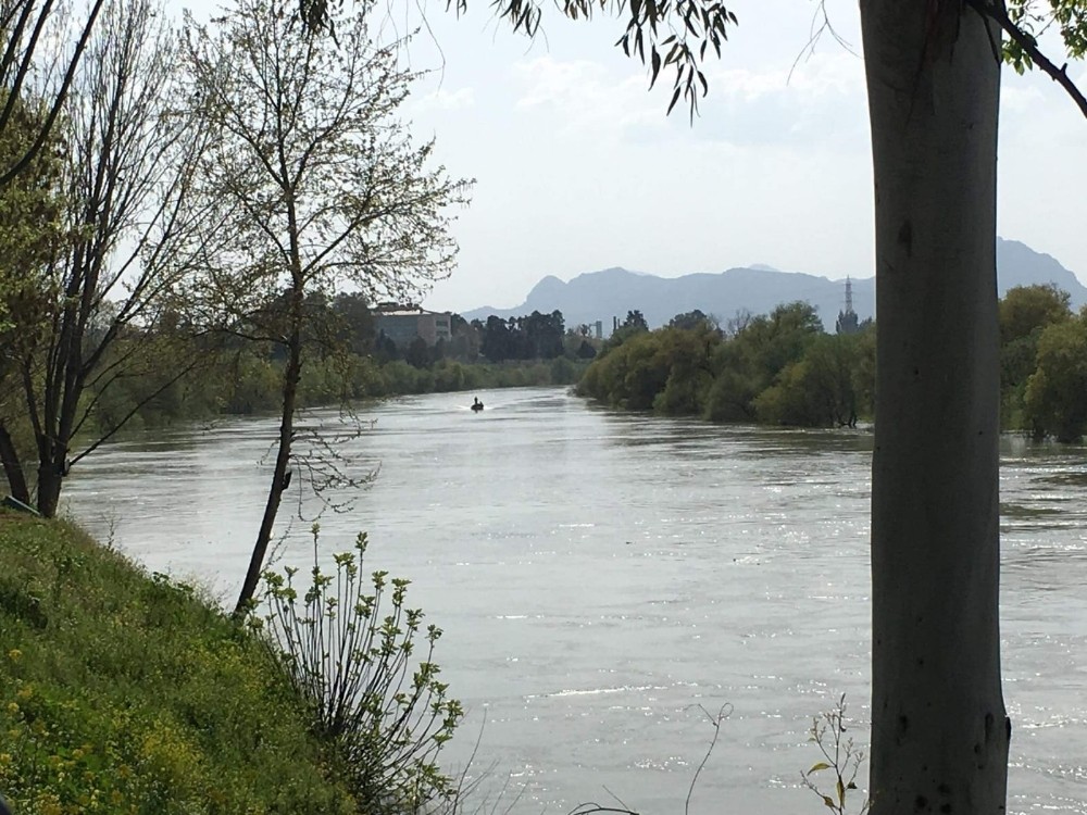 Ceyhan Nehri’ne düşen şahıs 8 gündür aranıyor 