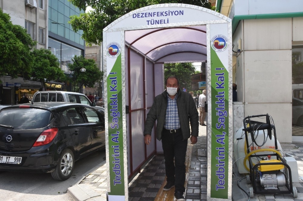 Ceyhan’a dezenfekte tünelleri kuruluyor 