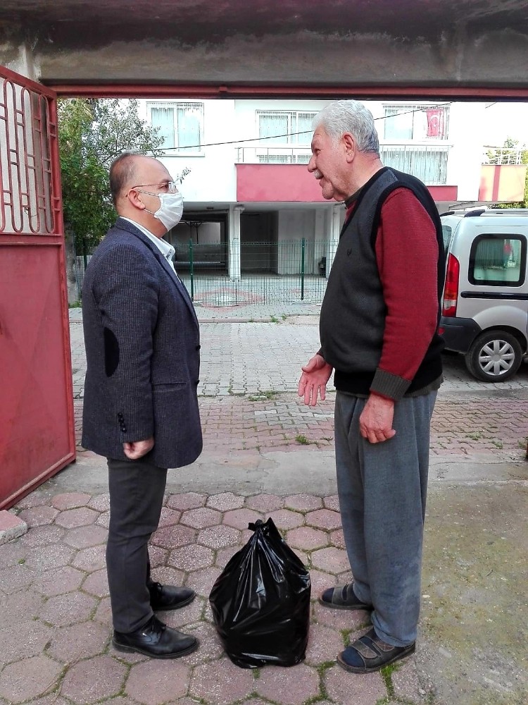 Ceyhan’da AK Parti’den yardım seferberliği 