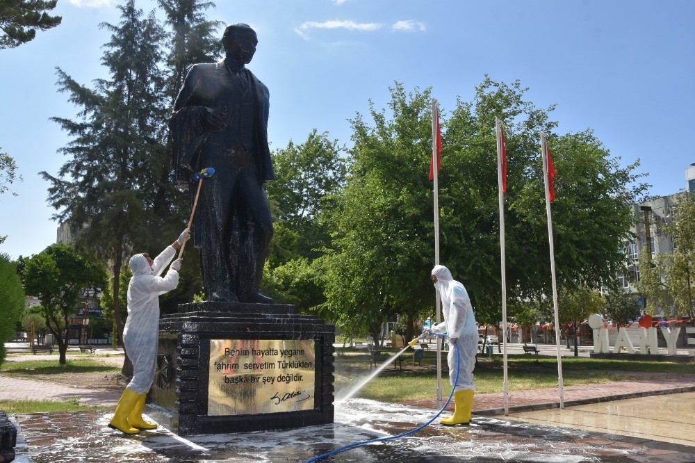 Ceyhan’da bayram temizliği 