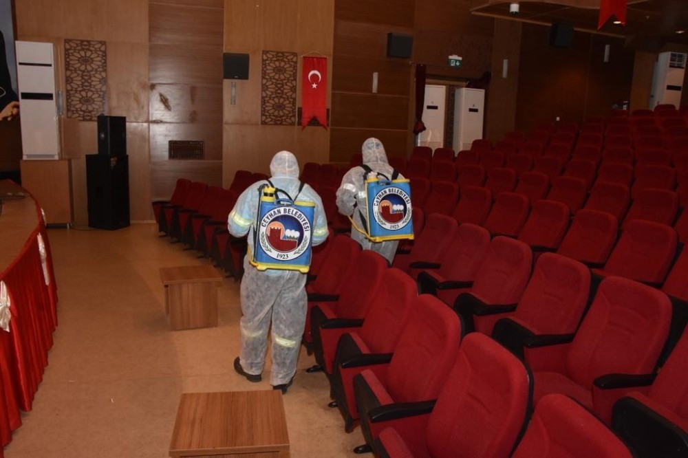 Ceyhan’da seçimin yapılacağı salon dezenfekte edildi 