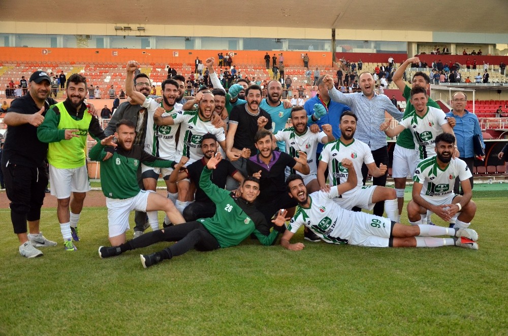 Ceyhanspor’da ligde kalma sevinci 