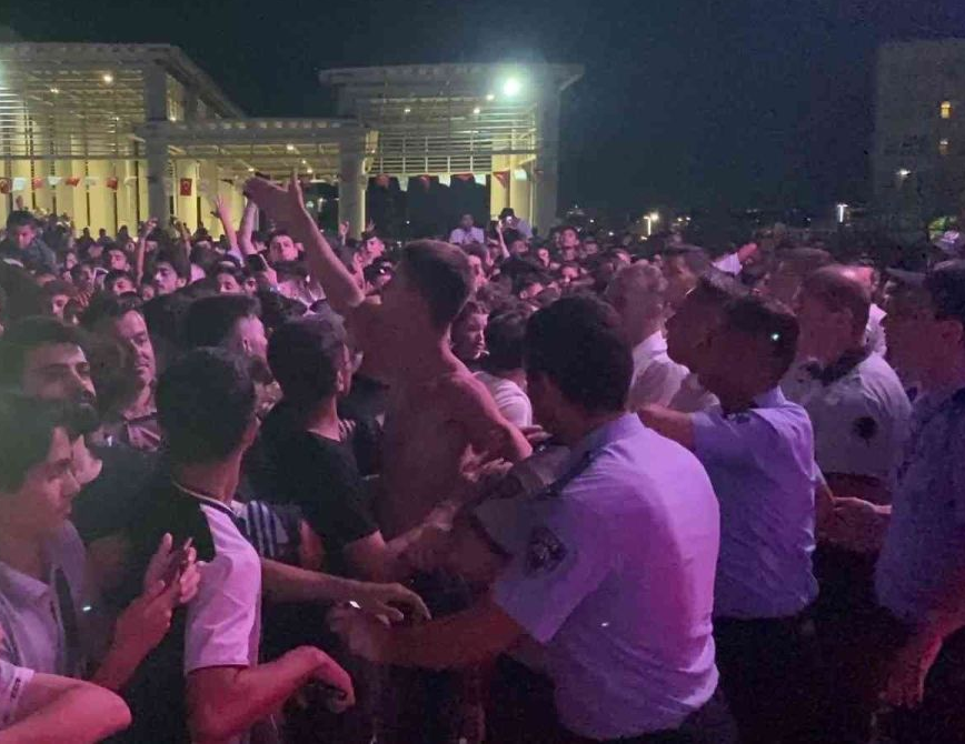 Ceza konserinde büyük rezalet! Ne utanma var ne arlanma