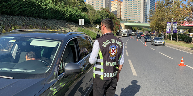 Ceza yiyen sürücüden ilginç savunma: Tabela yanlış yere konulmuş