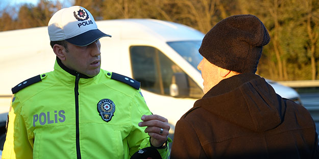 Ceza yiyen sürücüden polise: Kuran-ı Kerim üzerine yemin eder misin?