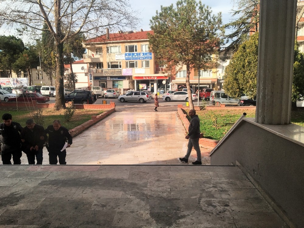 Cezaevi firarisi saklandığı evde yakalandı 